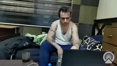 Snapshot of cezar46 chatting on 02.04.25 cezar online show from 02.04.25