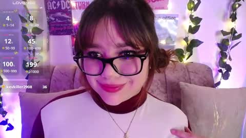 Snapshot of chaarlotte_1 chatting on 09.21.25 charlotte online show from 09.21.25