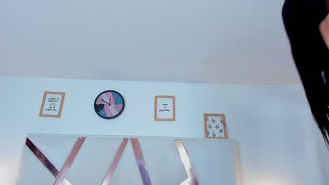 Snapshot of chaneladamss_ chatting on 02.08.25 C H A N E L online show from 02.08.25