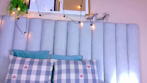 Snapshot of chaneladamss_ chatting on 10.08.25 C H A N E L online show from 10.08.25