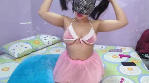 Snapshot of chanelhernandez10 chatting on 02.10.26 ChanelH1009 online show from 02.10.26