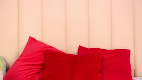 Channelangeless online show from 02.05.25