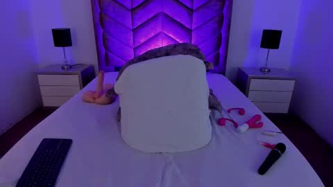 Channelfox  online show from 02.25.26