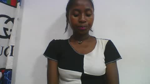 Snapshot of chantale483461 chatting on 03.09.26 chantale483461 online show from 03.09.26