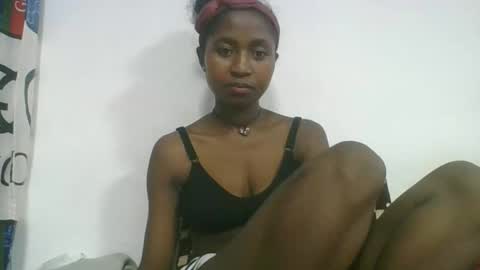 Snapshot of chantale483461 chatting on 03.25.26 chantale483461 online show from 03.25.26