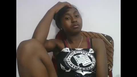 Snapshot of chantale483461 chatting on 04.10.26 chantale483461 online show from 04.10.26