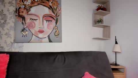 Snapshot of chantall_smith chatting on 03.11.25 online show from 03.11.25