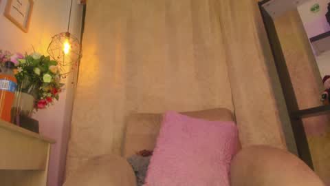 Snapshot of chantall_valkoba chatting on 12.30.24 Chantall online show from 12.30.24