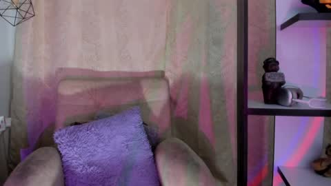 Snapshot of chantall_valkoba chatting on 02.08.25 Chantall online show from 02.08.25