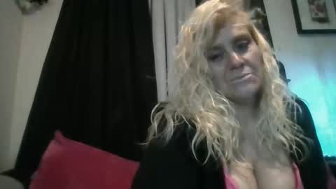 Snapshot of chaosangel33 chatting on 10.26.25 Ms. Behaving online show from 10.26.25