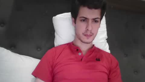 Snapshot of charismaticcharm chatting on 01.05.25 charismaticcharm online show from 01.05.25