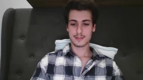 Snapshot of charismaticcharm chatting on 01.08.25 charismaticcharm online show from 01.08.25