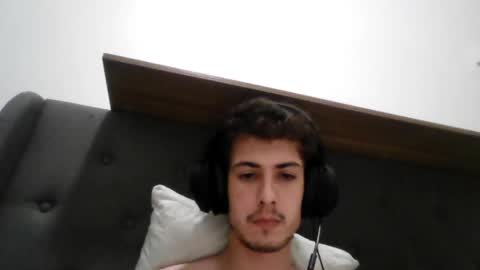 Snapshot of charismaticcharm chatting on 01.11.25 charismaticcharm online show from 01.11.25