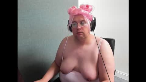 Snapshot of charisofthethreshold chatting on 11.19.25 charisofthethreshold online show from 11.19.25