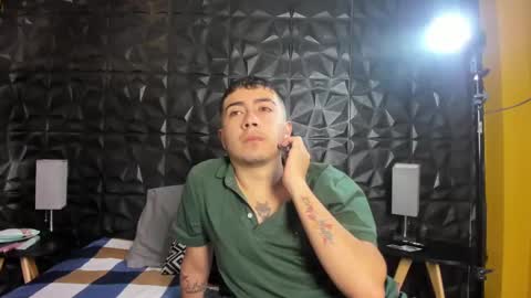 Snapshot of charles_roxy chatting on 01.19.25 CHARLES Y ROXY. online show from 01.19.25