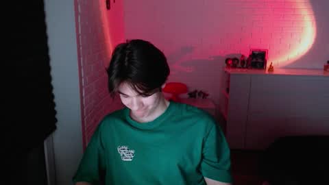 Snapshot of charleshanson69 chatting on 10.21.25 charleshanson69 online show from 10.21.25