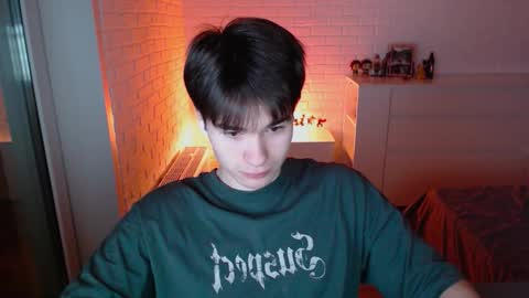 Snapshot of charleshanson69 chatting on 11.29.25 charleshanson69 online show from 11.29.25