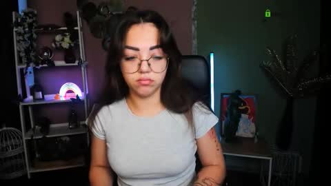 Snapshot of charlie_bonsie chatting on 11.25.25 charlie online show from 11.25.25