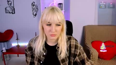 Snapshot of charlie_bonsie chatting on 11.30.25 charlie online show from 11.30.25