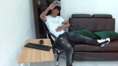 Snapshot of charlie_oconnor chatting on 01.21.25 Charlie oconnor online show from 01.21.25