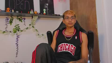 Snapshot of charlieerusso chatting on 02.10.25 Charles Russo online show from 02.10.25