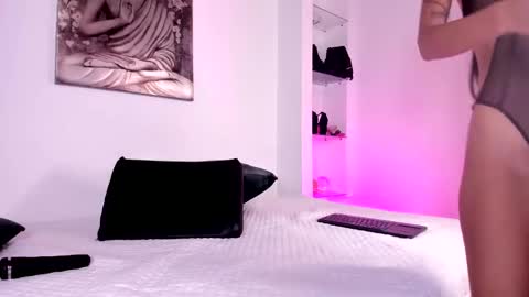 Snapshot of charlote_zc_ chatting on 02.11.25 Charlote online show from 02.11.25