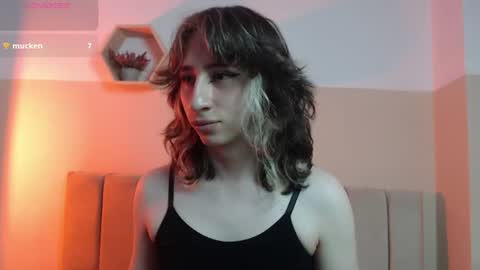 Snapshot of charlothe_dumont chatting on 06.12.26 charlothe_dumont online show from 06.12.26