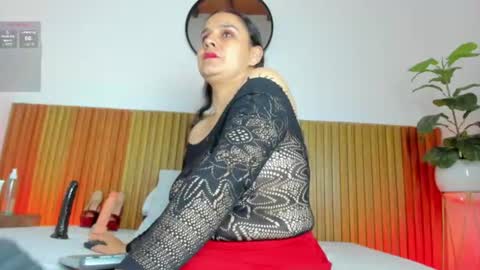 Snapshot of charlotte13x chatting on 07.11.26 C H A R L O T T E online show from 07.11.26