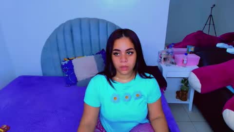 Snapshot of charlotte_0309 chatting on 10.24.25 charlotte online show from 10.24.25