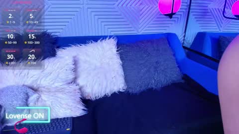 Snapshot of charlotte_2015 chatting on 10.14.25 ambar online show from 10.14.25