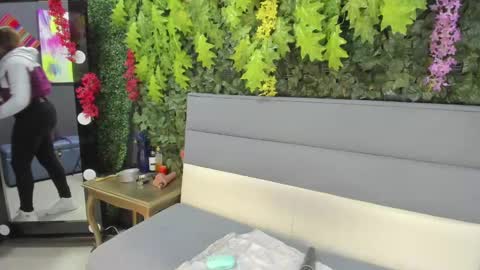 Snapshot of charlotte_brown_1 chatting on 01.04.25 CHARLOTTE BROWN online show from 01.04.25