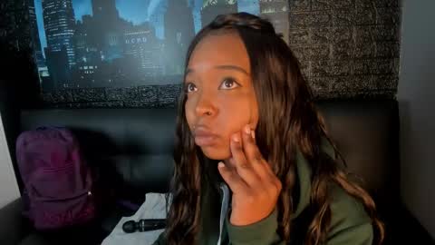 Snapshot of charlotte_brown_1 chatting on 10.14.25 CHARLOTTE BROWN online show from 10.14.25