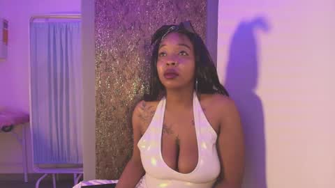 Snapshot of charlotte_brown_1 chatting on 10.29.25 CHARLOTTE BROWN online show from 10.29.25