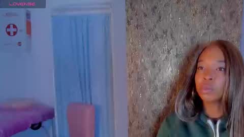 Snapshot of charlotte_brown_1 chatting on 11.10.25 CHARLOTTE BROWN online show from 11.10.25