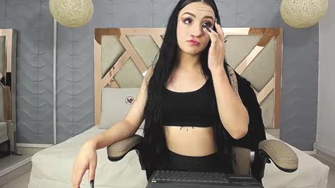 Charlotte colee online show from 12.05.24