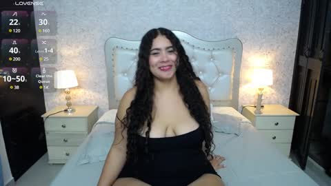 Snapshot of charlotte_gonsalez chatting on 12.06.24 Charlotte online show from 12.06.24