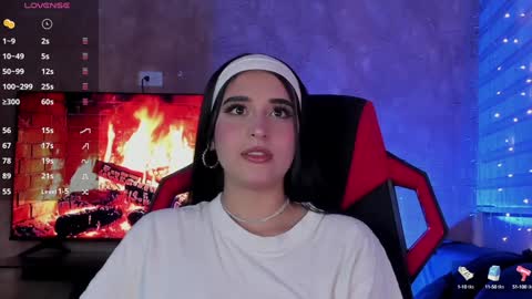 Snapshot of charlotte_greys chatting on 01.12.25 Charlotte online show from 01.12.25