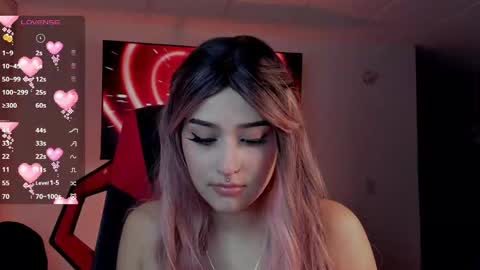 Snapshot of charlotte_greys chatting on 11.10.25 Charlotte online show from 11.10.25