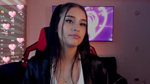 Snapshot of charlotte_greys chatting on 11.10.25 Charlotte online show from 11.10.25