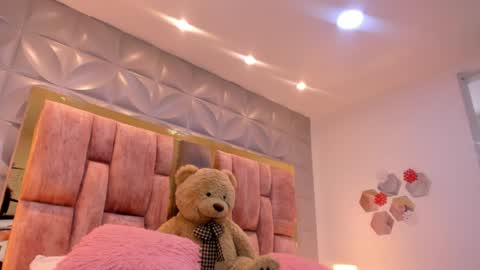 Charlotte Icee online show from 04.10.26