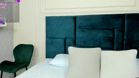 Charlotte Mayers online show from 03.11.25