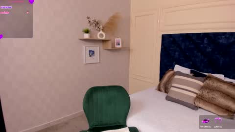 Charlotte Mayers online show from 09.12.25