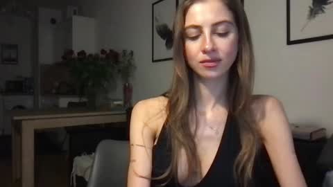 Charlotte Roche online show from 02.19.25