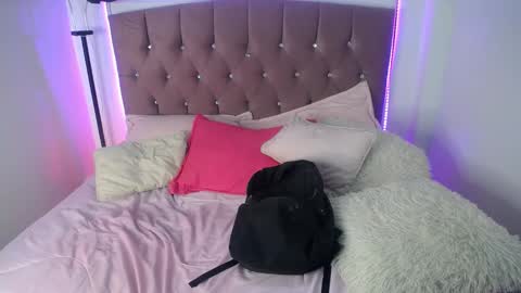 Snapshot of charlotte_walker1 chatting on 03.12.25 charlotte_walker1 online show from 03.12.25