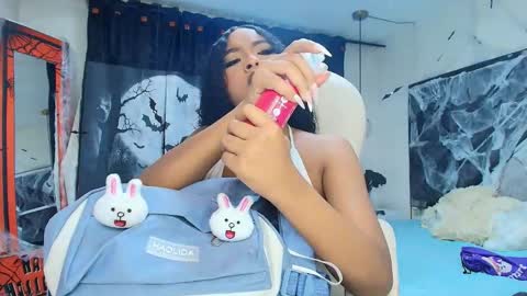 Snapshot of charlotte_walker1 chatting on 10.27.25 charlotte_walker1 online show from 10.27.25