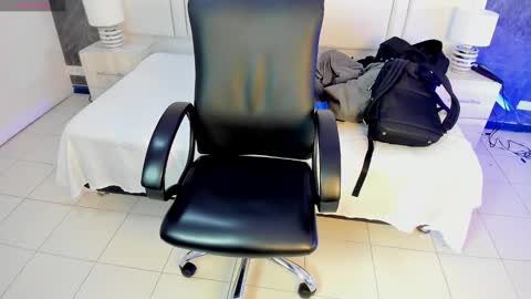 Snapshot of charlotte_whitee1 chatting on 02.28.26 Charlotte Everyday From 0700 to 1300 Col Time online show from 02.28.26