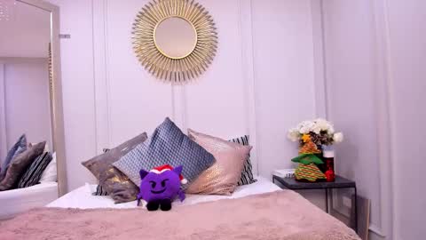 charlottebrownn_ online show from 12.17.25