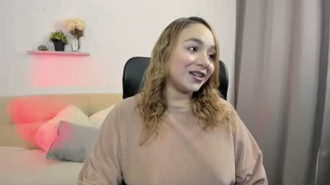 Snapshot of charlottelabouff chatting on 03.10.26 Charlotte online show from 03.10.26