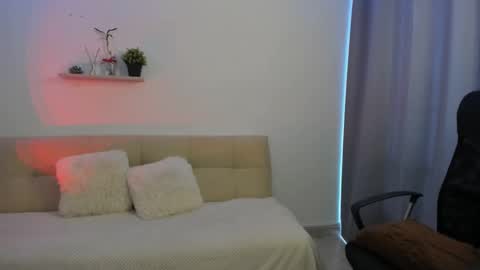 Charlotte online show from 04.05.26