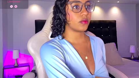 Snapshot of charlotterussel chatting on 12.17.24 charlotterussel online show from 12.17.24